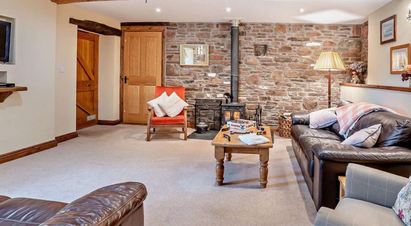 Photo of 2 Bed in Llanfihangel-nant-Bran