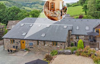 Barn in Mid Wales Holiday Cottage