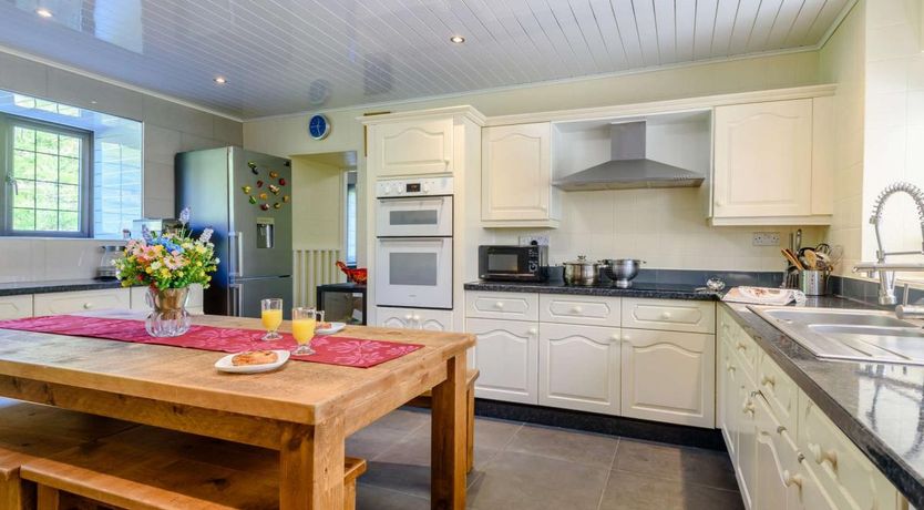 Photo of 4 Bed in Calow