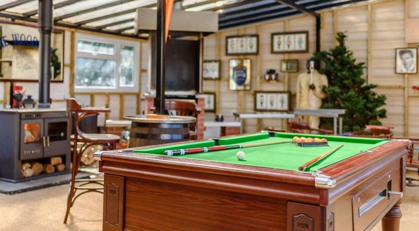 Photo of 4 Bed in Calow