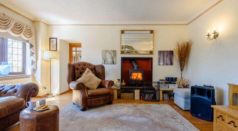 Photo of 4 Bed in Calow