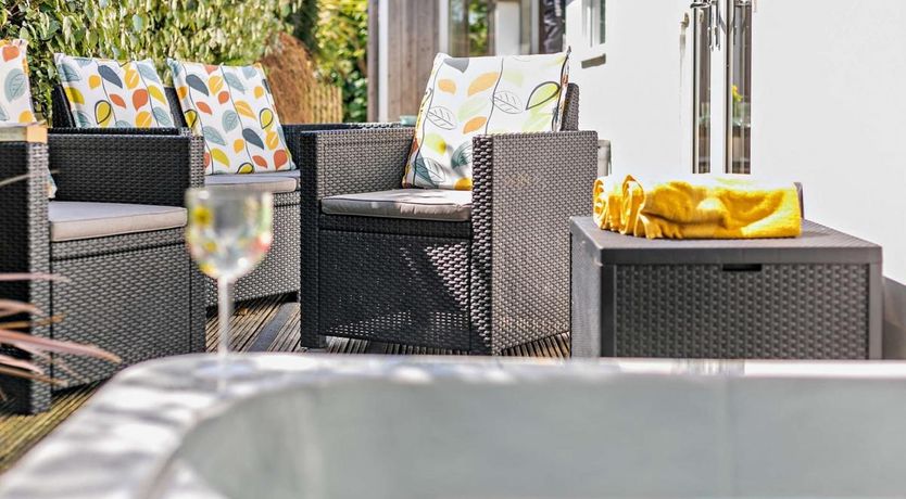 Photo of 2 Bed in Cubert