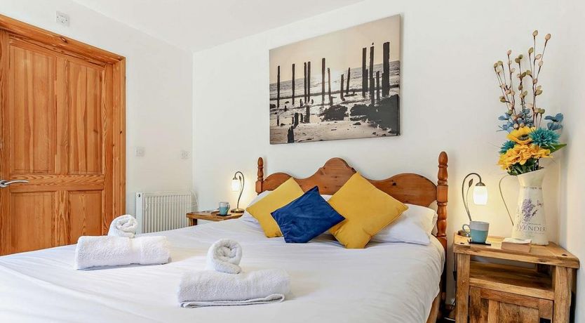 Photo of 2 Bed in Cubert