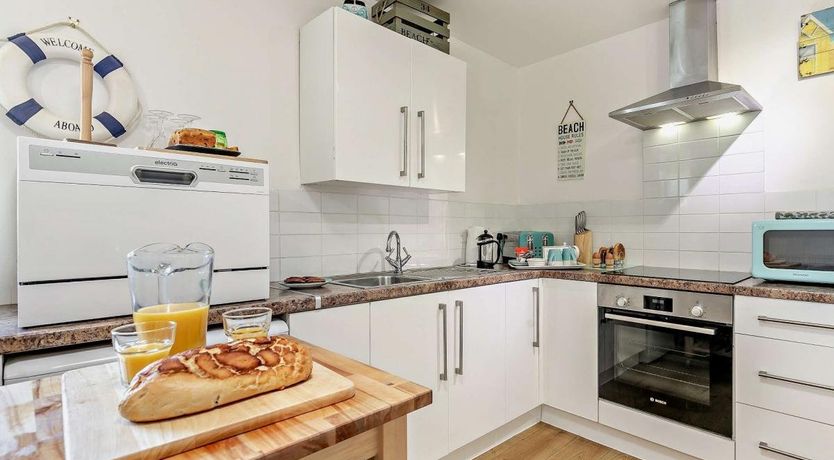 Photo of 2 Bed in Cubert