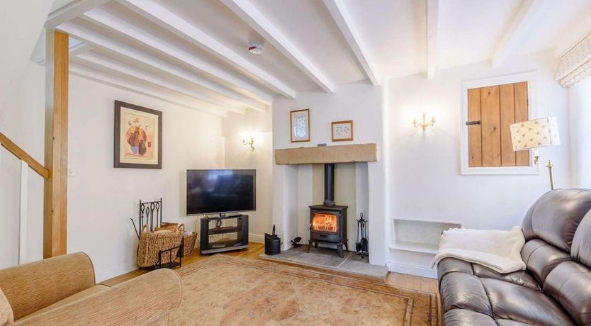 Photo of 1 Bed in Combs