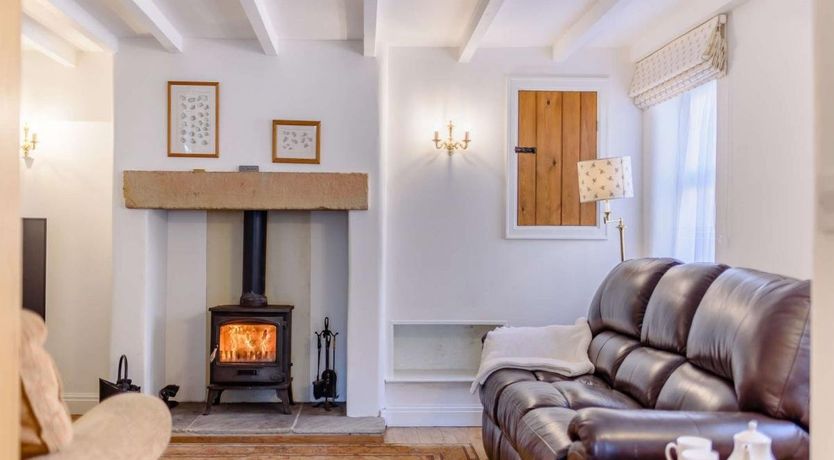 Photo of 1 Bed in Combs