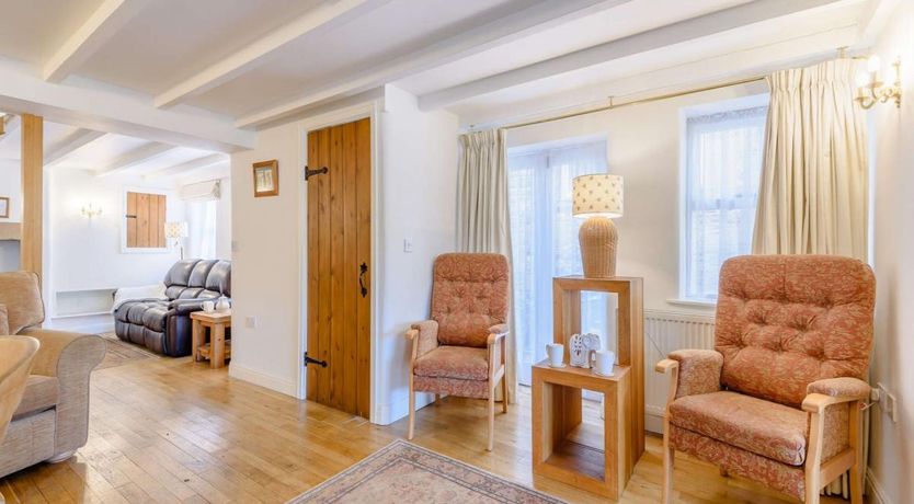 Photo of 1 Bed in Combs