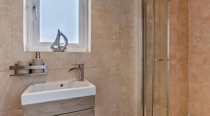 Photo of 2 Bed in Westward Ho