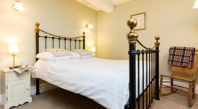 Photo of 2 Bed in High Peak