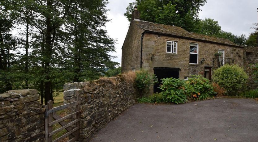Photo of 2 Bed in High Peak
