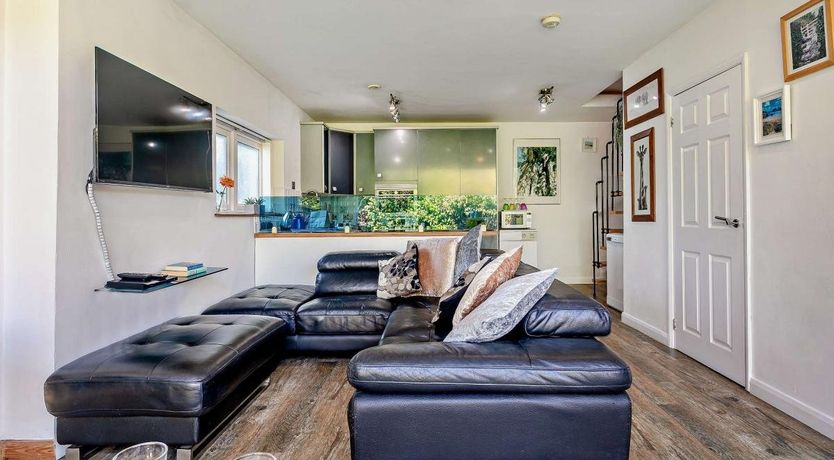 Photo of 3 Bed in Cubert