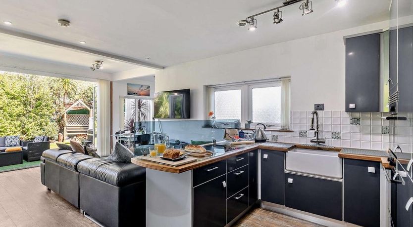 Photo of 3 Bed in Cubert