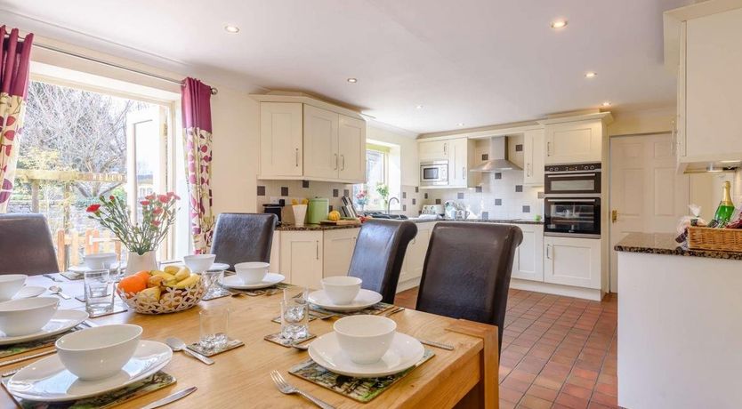 Photo of 4 Bed in Bakewell