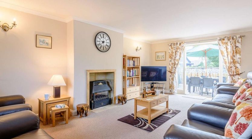 Photo of 4 Bed in Bakewell