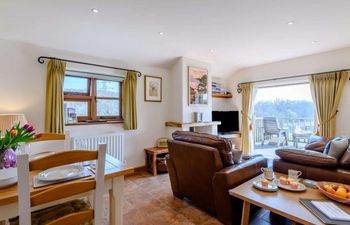 in Beaulieu Heath (NFL87) Holiday Cottage