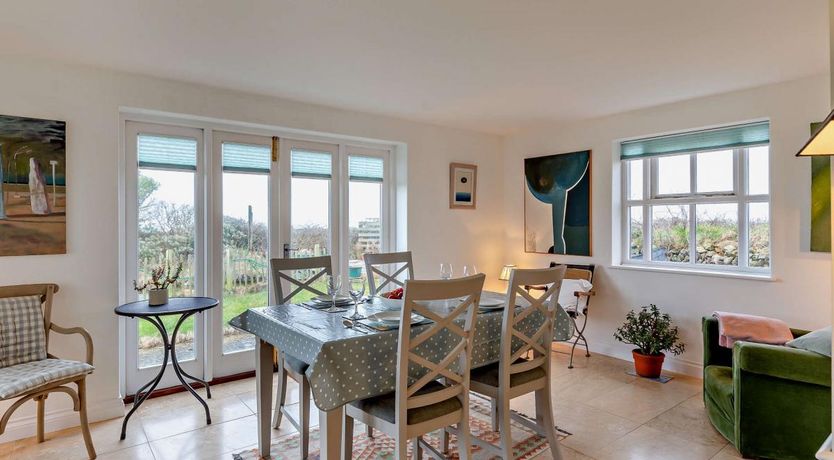 Photo of 1 Bed in West Polberro