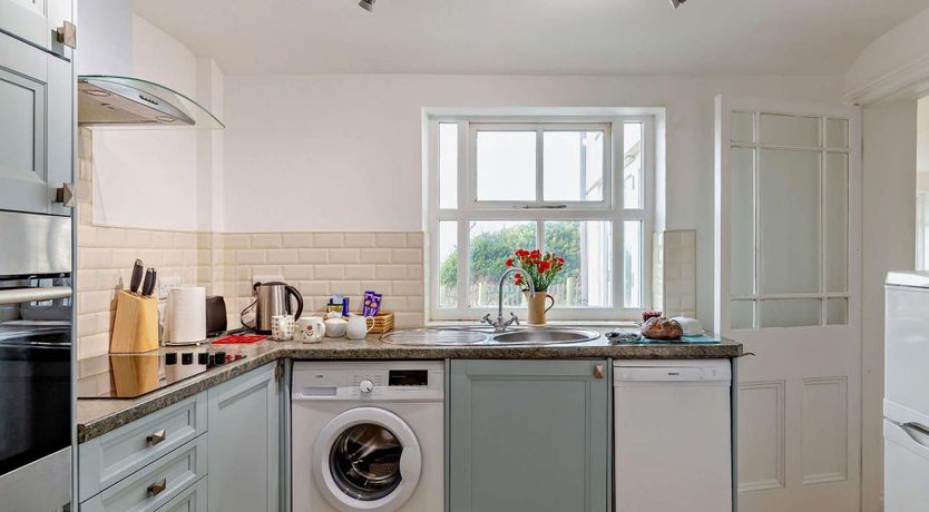 Photo of 1 Bed in West Polberro