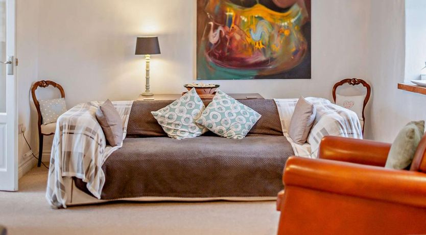 Photo of 1 Bed in West Polberro