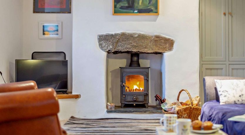 Photo of 1 Bed in West Polberro