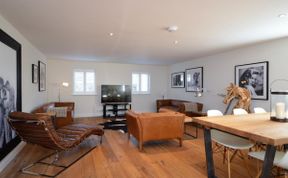 Photo of in Tetbury (44955)