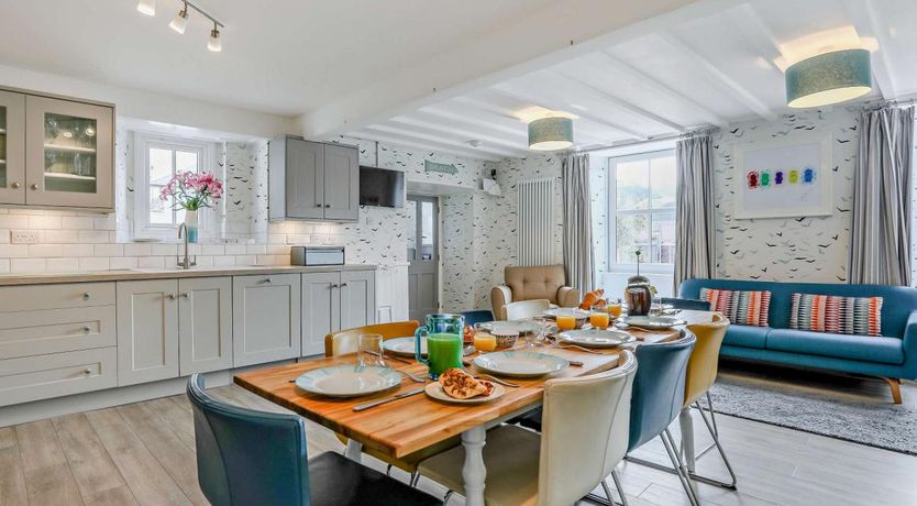 Photo of 4 Bed in Ilfracombe