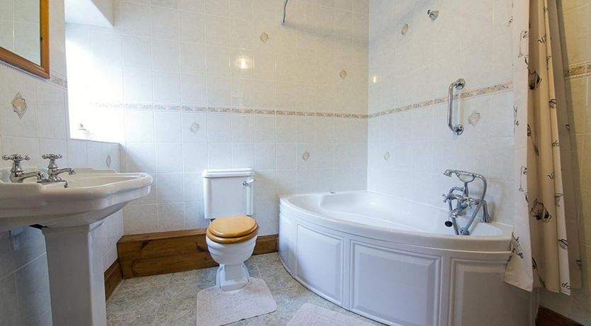 Photo of 3 Bed in Blackwell