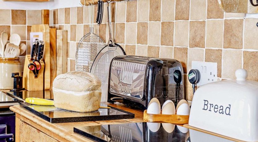 Photo of 3 Bed in Dale