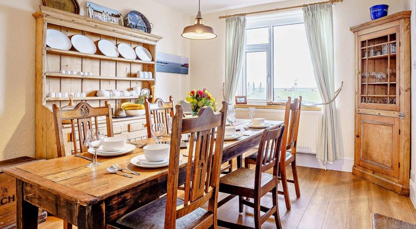 Photo of 3 Bed in Dale