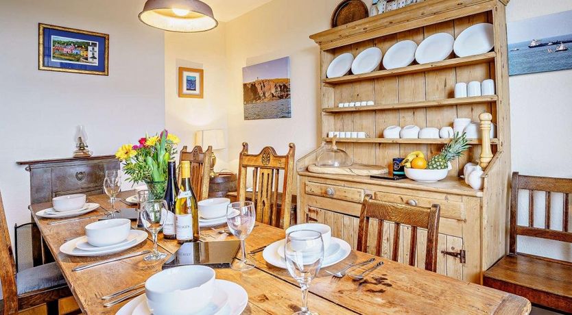 Photo of 3 Bed in Dale