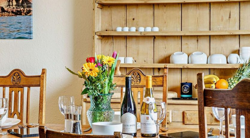 Photo of 3 Bed in Dale