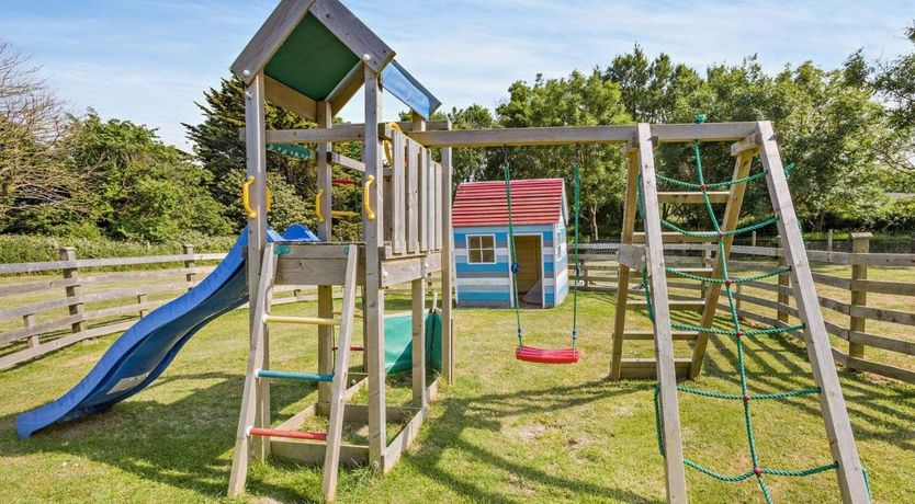 Photo of 4 Bed in Westward Ho