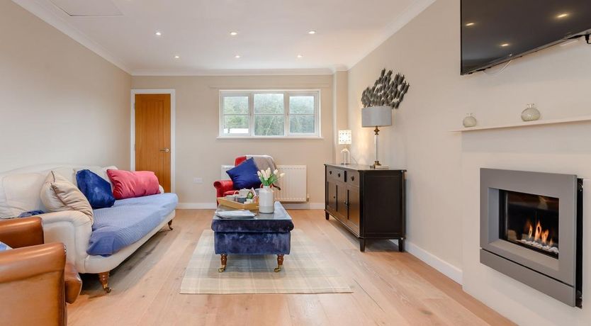 Photo of 3 Bed in Mount Batten