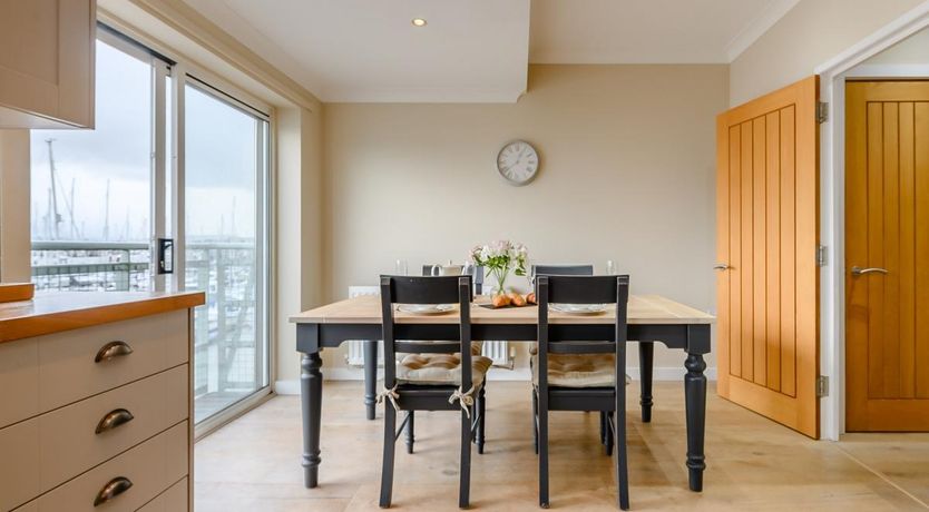 Photo of 3 Bed in Mount Batten