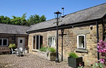 in Holmesfield (PK752) Holiday Cottage