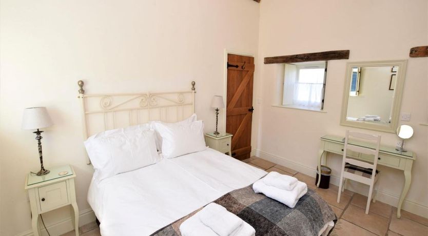 Photo of 2 Bed in Holmesfield