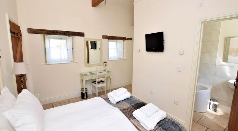 Photo of 2 Bed in Holmesfield