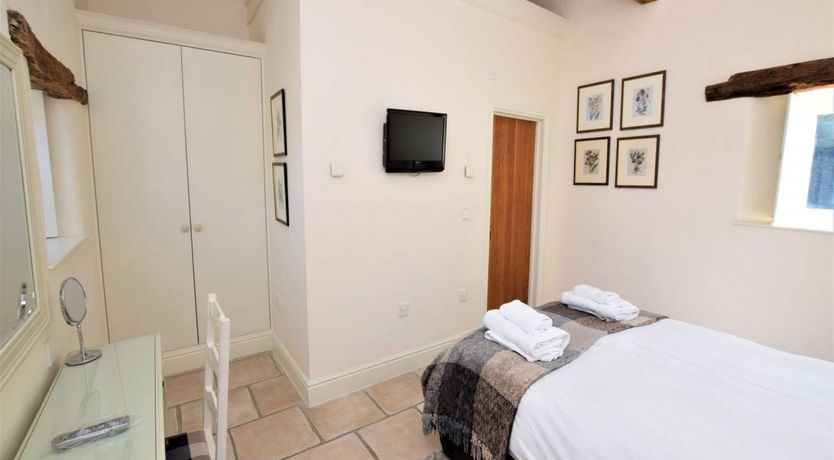 Photo of 2 Bed in Holmesfield