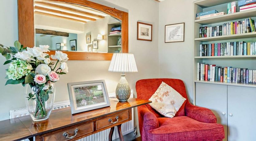 Photo of 4 Bed in Calver