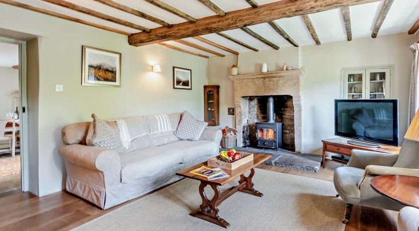 Photo of 4 Bed in Calver