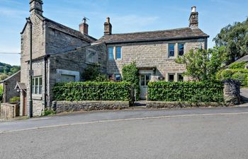 4 Bed in Hope Valley Holiday Cottage