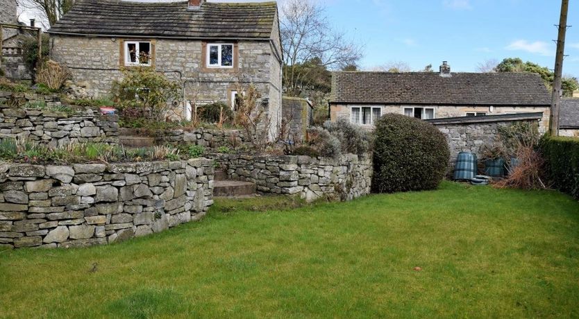 Photo of in Ashford in the Water (PK932)