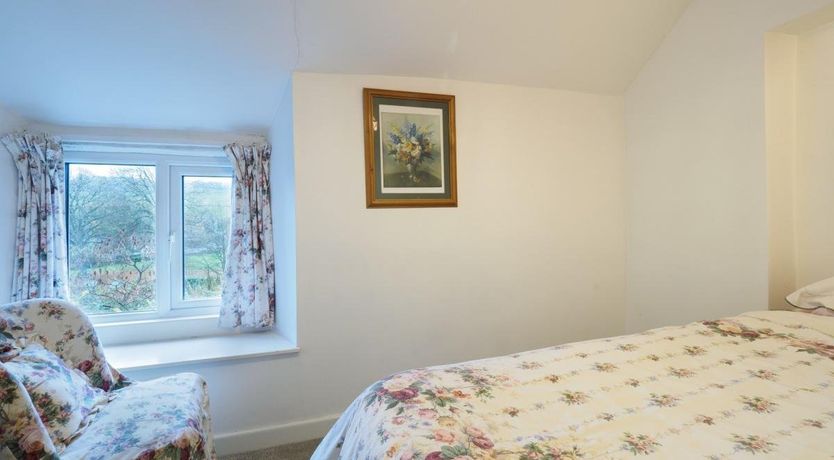 Photo of 2 Bed in Ashford-in-the-Water