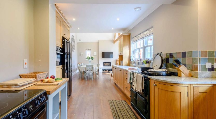 Photo of 6 Bed in Linwood