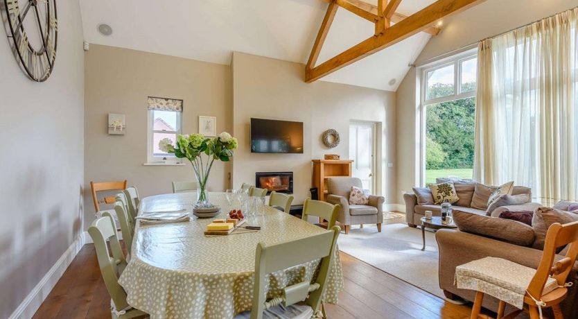 Photo of 6 Bed in Linwood