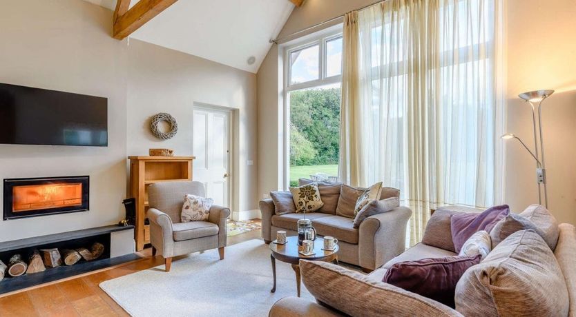 Photo of 6 Bed in Linwood