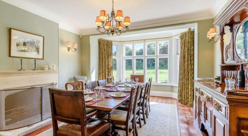 Photo of 6 Bed in Linwood