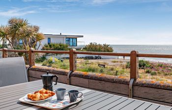 4 Bed in Pevensey Bay Holiday Cottage