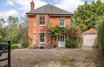in Godshill (NFL35) Holiday Cottage
