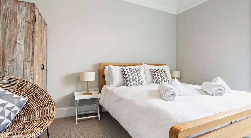 Photo of 5 Bed in Pevensey Bay