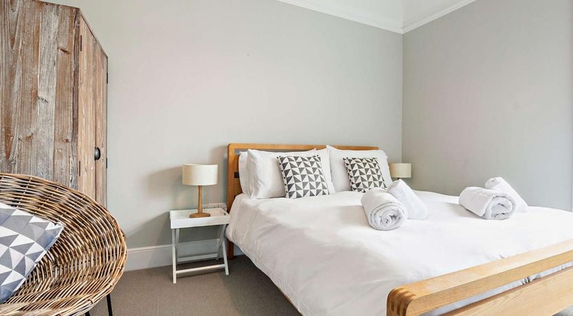 Photo of 5 Bed in Pevensey Bay
